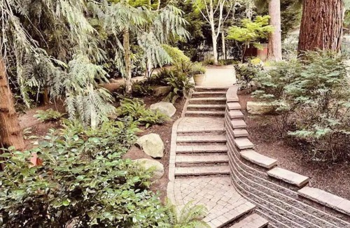 Mercer Island Apartment | Private studio, gated house, Seattle-Bellevue.