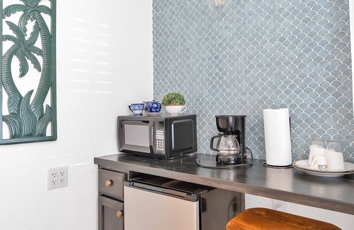Coral Way Cottage | Private Studio in Shenandoah
