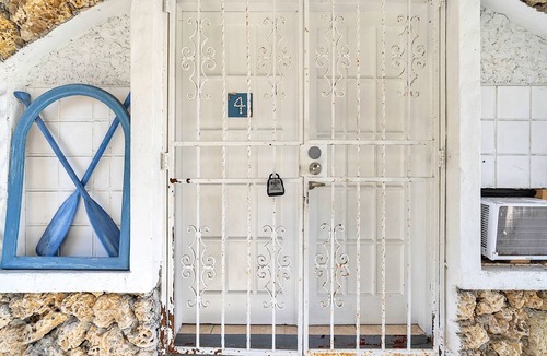 Coral Way Cottage | Private Studio in Shenandoah
