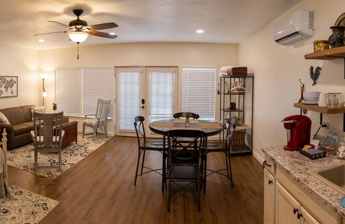 Waco Apartment | Private Studio minutes to Baylor, Convention Ctr and Silos