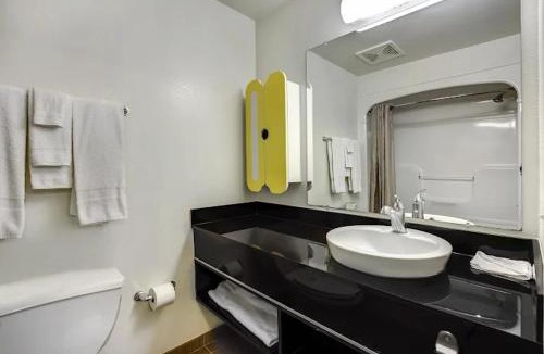 East Brunswick Hotel | Private Studio Near Rutgers + Transit