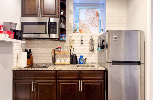 Spruce Hill Apartment | Private Studio Near Upenn & Drexel