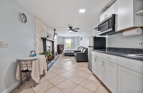 University Bed & Breakfast | PRIVATE STUDIO NEAR BUSCH GARDENS