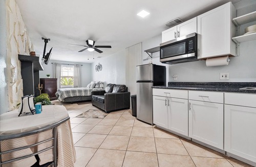 University Bed & Breakfast | PRIVATE STUDIO NEAR BUSCH GARDENS