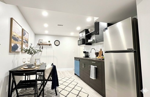 Rexdale Apartment | Private studio near YYZ | separate entrance + free Parking