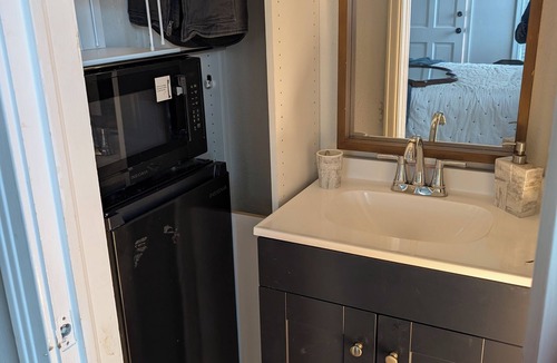 Oak Cliff Apartment | Private Studio · Oak Cliff/Bishop Arts