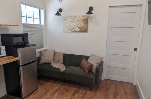 Pooler Apartment | Private Studio Suite - 1 Bed 1 Bath 1 Futon 1 Kitchen
