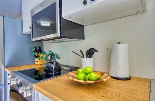 Pleasant View Apartment | Private Studio w/Bath + Kitchen | Backs to NLR