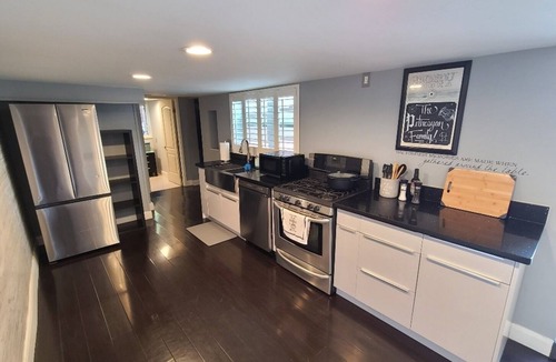 Adams Hill Apartment | Private Studio w/Full Bath, Glendale GEM