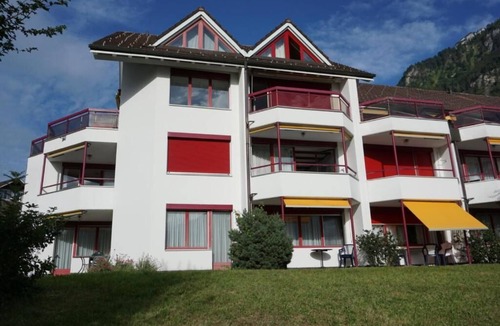 Ruetli Apartment | Private studio with alps view and wellness close at Swiss Holiday Park