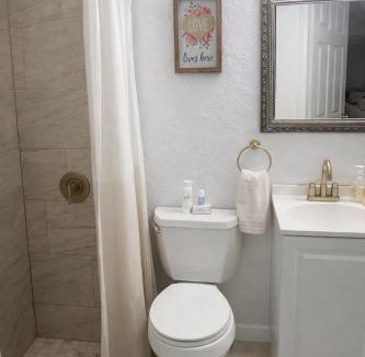 Bradenton House | Private suite 3 miles from beach