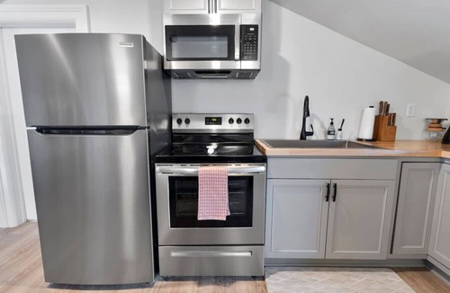 Interlaken Apartment | Private Suite at the Cayuga Shoreline