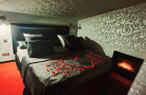 Le Pouget House | Private suite