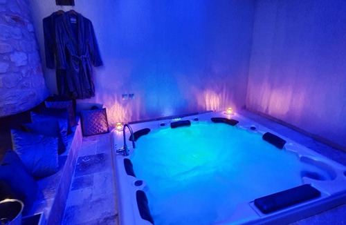 Le Pouget House | Private suite