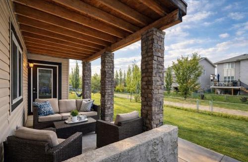 Airdrie Apartment | Private Suite in Airdrie Near Calgary Free Parking