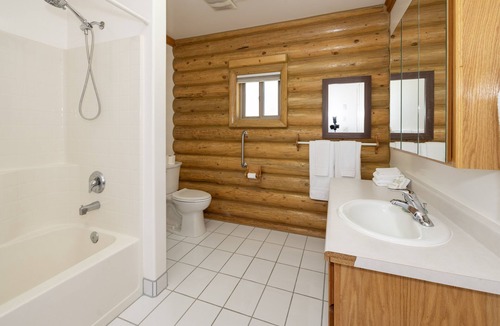 Hot Springs Cabin | Private Suite in Rustic Cabin - Room 230