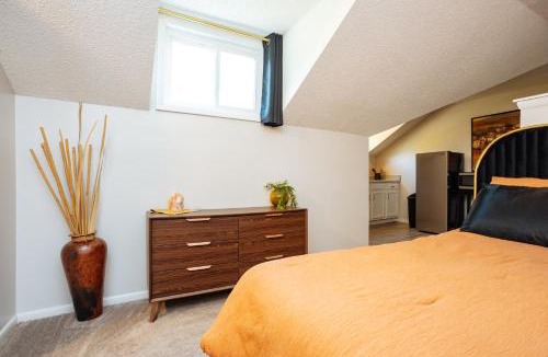 Lee's Summit House | Private Suite Near It All - Prime Location