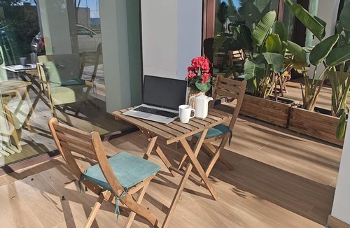 El Garraf Apartment | Private suite of 45 m2! Terrace for exclusive use. A 3 min walk from the beach.
