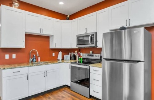 Cascade House | Private Suite on the Missouri River