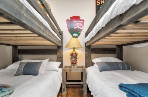 Cascade House | Private Suite on the Missouri River