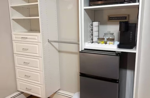 Brockton House | Private Suite w/Bath & Free Parking
