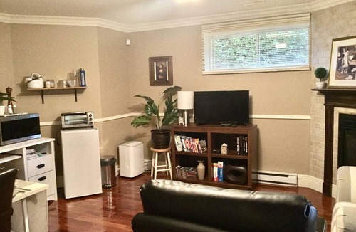 Mirabel Cottage | Private suite with 1 or 2 bedrooms with bathroom #306409