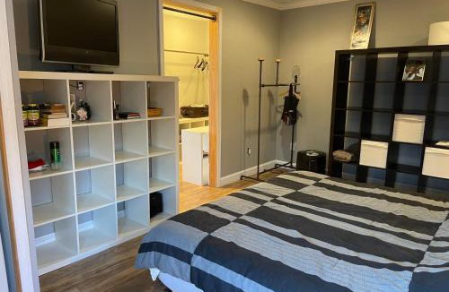 Silver Spring Apartment | Private Suite with King size bed