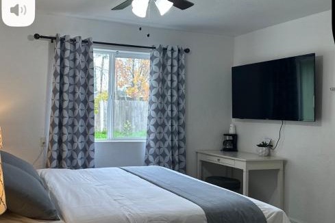 Arden-Arcade House | Private Suites