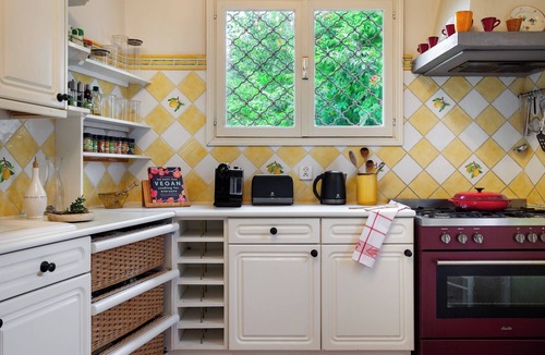 Ceret Villa | Private sunny villa with large heated pool, air-conditioning and river access.