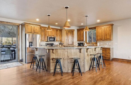 Summit Park House | Private Swim-Spa/15 Min to 3 Ski Resorts/King Beds