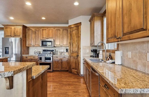 Summit Park House | Private Swim-Spa/15 Min to 3 Ski Resorts/King Beds