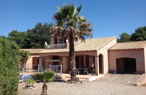 Les Cluses Villa | Private swimming pool and sleeps 7