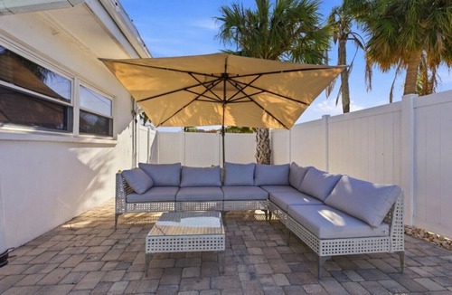 Bay Crest Park House | Private, Tampa Home! Pool + Prime Location!