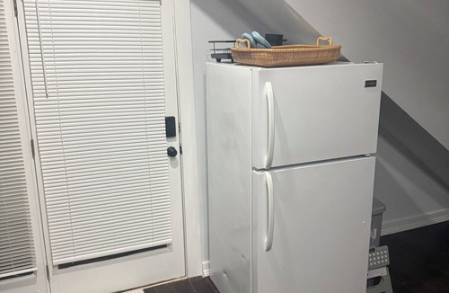 West New Haven Apartment | Private Third-Floor Attic Apartment Full Kitchen King Bed Backyard Access