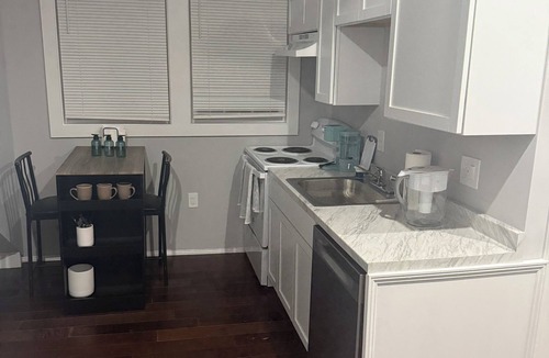 West New Haven Apartment | Private Third-Floor Attic Apartment Full Kitchen King Bed Backyard Access