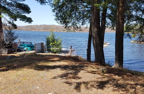 Marmora Cottage | Private Three Bedroom Cottage on Small but Beautiful Lake
