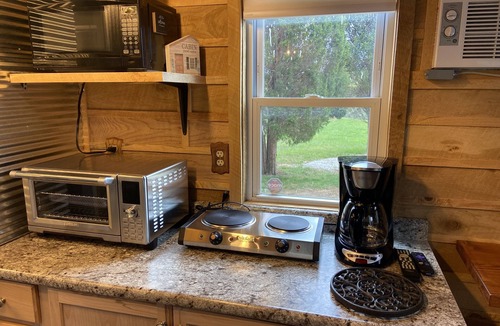 French Lick Cabin | Private TINY CABIN! Full Bath - Queen Bed - 5 STAR Clean! By Patoka Lake!