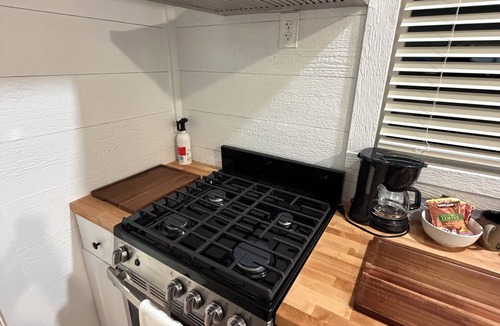 Underwood Cabin | Private tiny home just minutes from town!