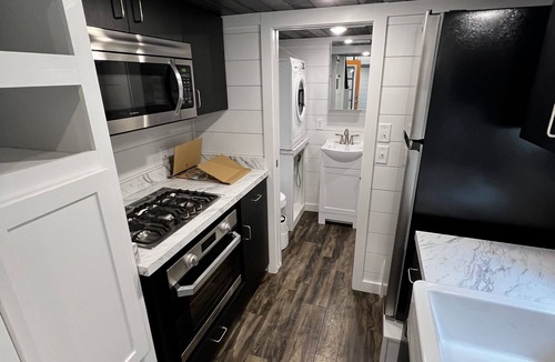 Davenport Cabin | Private Tiny House Lake View