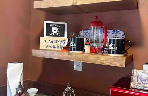 Cook Springs House | Private TinyBarn cabin in Woods