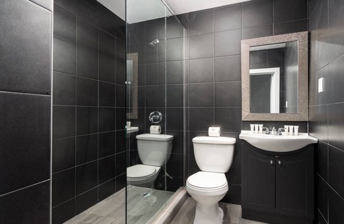 Gay Village House | Private TownHouse/Jaccuzzi Pool table &2 terrasses