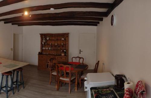 Genouille House | Private-Tranquil-Peaceful-Garden-Bbq