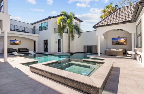 Sunset Park Villa | Private Ultra-Luxury 10 Bedroom | 14 Bath Mansion