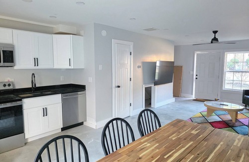 Carrboro House | Private UNC Townhome with Parking & 2 Bedrooms
