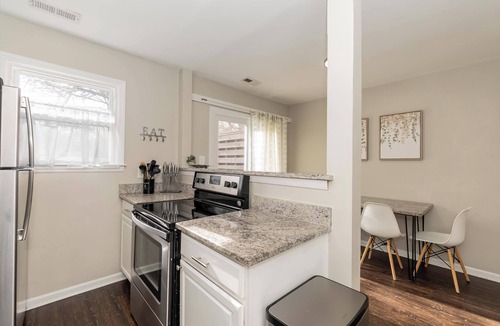 Apex House | Private, Updated Townhouse in DT Apex