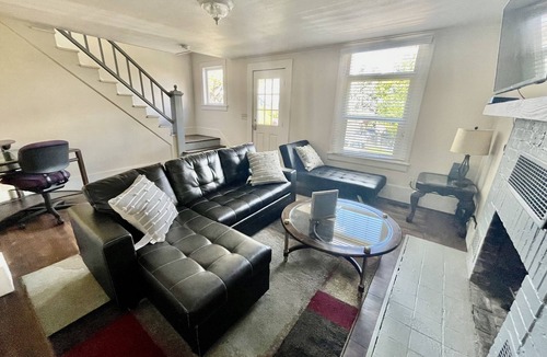 Mid-Beacon Hill House | Private Upper Unit of Duplex. Walk's Paradise. Good Transit