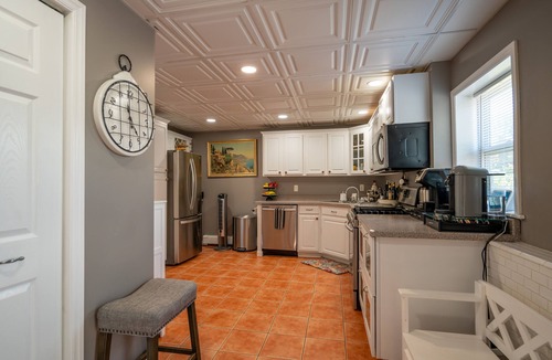 Fultonville House | Private Upstate Estate - Pool, Pond, Breathtaking views!