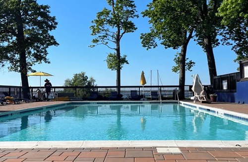 Shelter Island Heights Apartment | Private 1-bedroom waterfront apartment in fabulous Shelter Island Heights