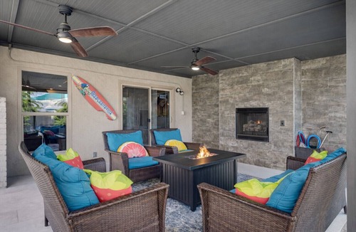 Rancho Oakey House | Private Vegas Pool Oasis | Putting Green, Game Room, 2 Miles to Strip | Sleeps 8