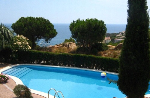 Sant Feliu de Guixols Villa | Private Villa S'Agaro Sant Feliu de Guixols Costa Brava Spain pool overlooks bay
